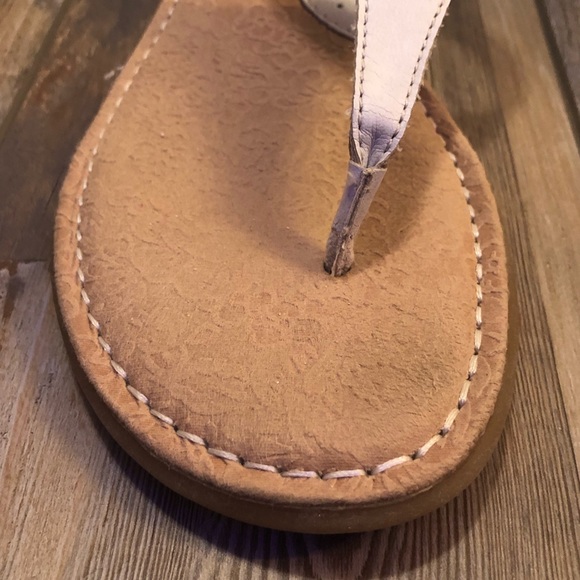 Used.  Sandals w/ adjustable buckle. - Picture 9 of 14